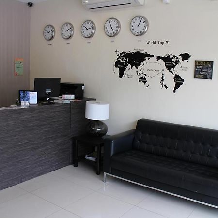 Hotel Zamburger Кота Дамансара Экстерьер фото
