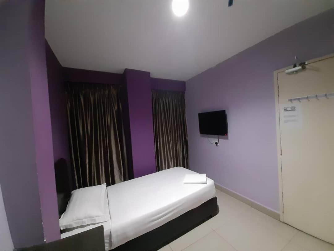 Hotel Zamburger Кота Дамансара Экстерьер фото