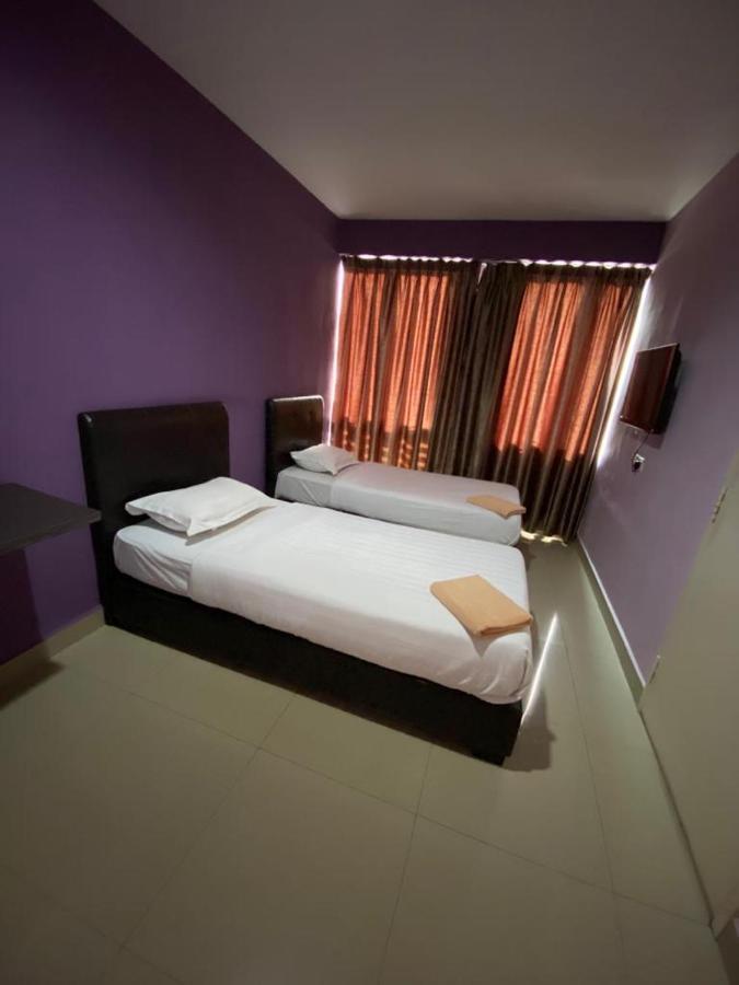 Hotel Zamburger Кота Дамансара Экстерьер фото