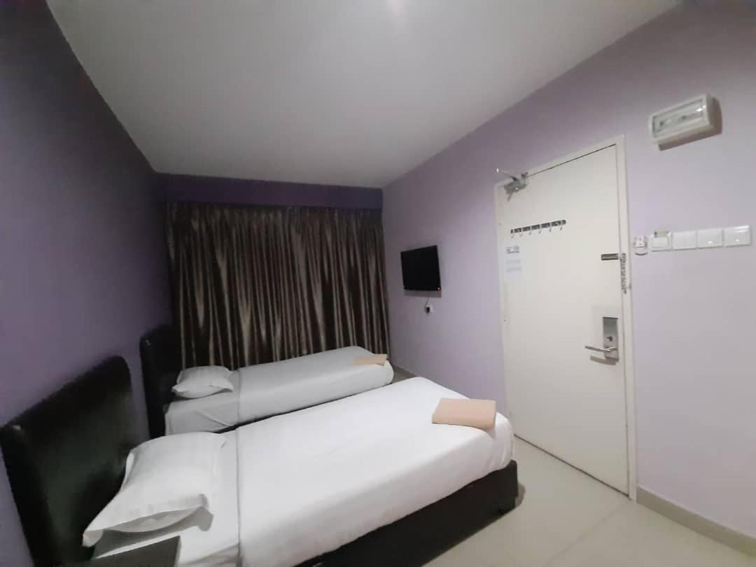 Hotel Zamburger Кота Дамансара Экстерьер фото